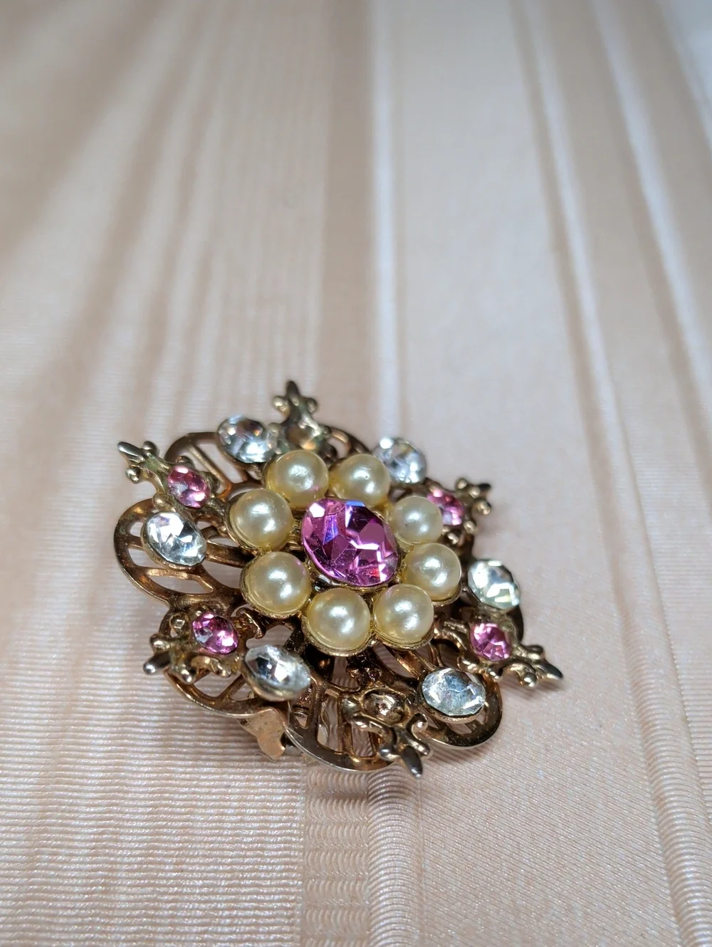 Vintage elegant gold